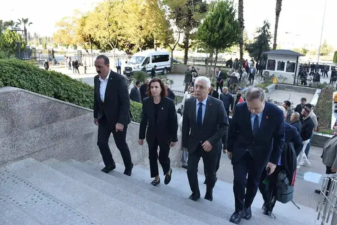 Muhittin Böcek İçin Siyaset Dünyası Antalya Adliyesi'nde 6